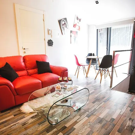 Del Apartment *